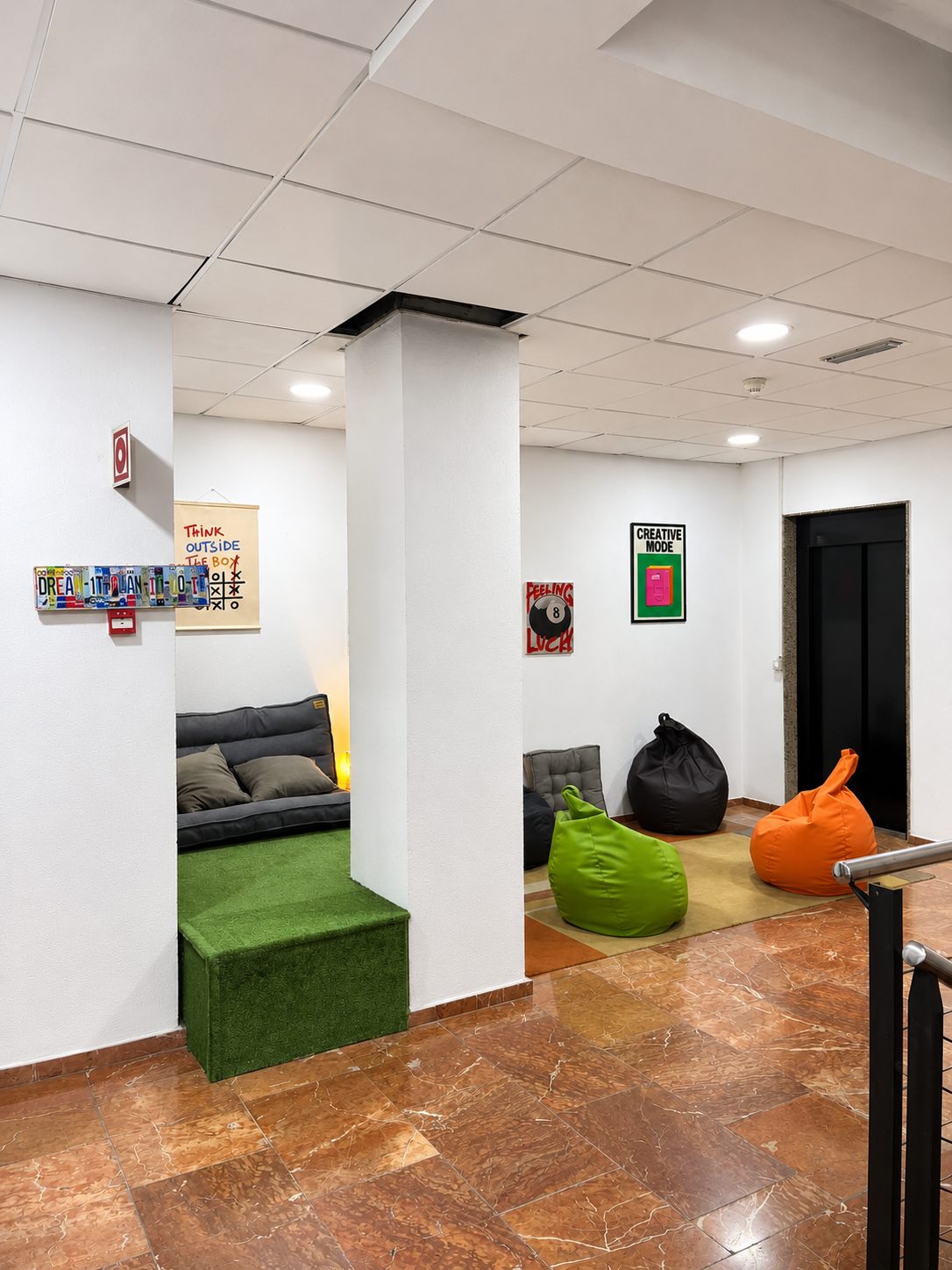 Zona común del coworking en Vecindario